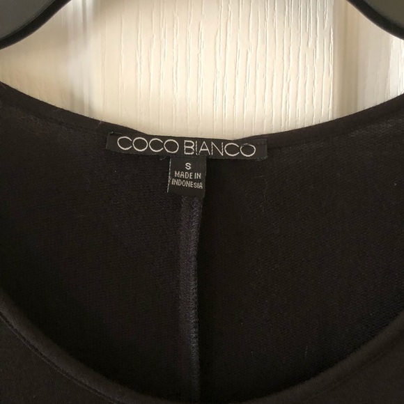 Coco Bianco Black Ruffled Sleeve Cold Shoulder Top Small - Picture 3 of 8